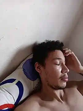 Snapshot of RuiMaddoox chatting on November 14, 2025, 2:10 pm RuiMaddoox online show from November 14, 2025, 2:10 pm