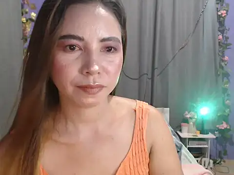 Snapshot of hotasianpinky chatting on November 4, 2025, 11:14 am hotasianpinky online show from November 4, 2025, 11:14 am