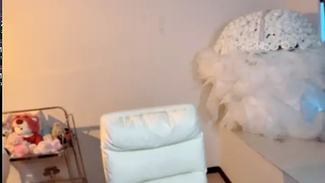 Snapshot of Tina-a chatting on September 11, 2025, 9:31 am Tina-a online show from September 11, 2025, 9:31 am