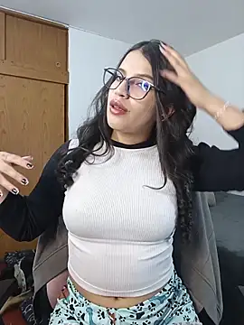 Snapshot of asumi_18 chatting on November 20, 2025, 1:06 am asumi 18 online show from November 20, 2025, 1:06 am