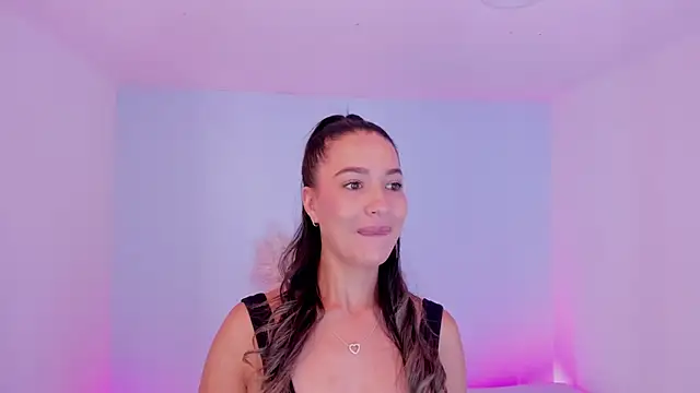 Snapshot of aleksandramiller_ chatting on June 10, 2026, 1:23 pm aleksandramiller online show from June 10, 2026, 1:23 pm
