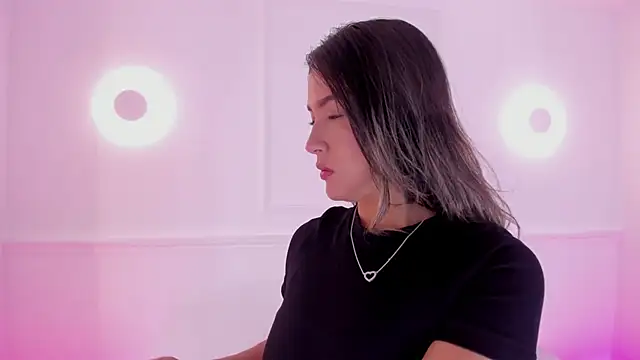 Snapshot of aleksandramiller_ chatting on June 4, 2026, 1:16 pm aleksandramiller online show from June 4, 2026, 1:16 pm