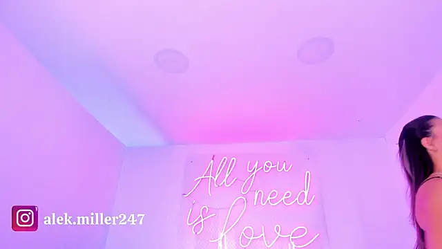 aleksandramiller  online show from December 3, 2025, 4:28 pm