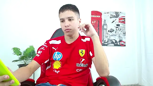 Snapshot of Cumandres18 chatting on October 15, 2025, 2:14 pm Cumandres18 online show from October 15, 2025, 2:14 pm