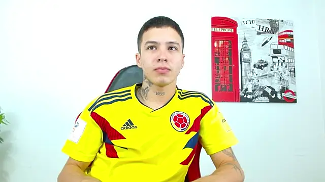 Cumandres18 online show from May 26, 2026, 3:10 pm