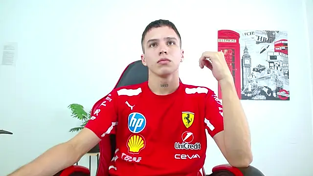 Snapshot of Cumandres18 chatting on October 22, 2025, 8:30 pm Cumandres18 online show from October 22, 2025, 8:30 pm