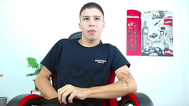 Snapshot of Cumandres18 chatting on October 14, 2025, 1:56 pm Cumandres18 online show from October 14, 2025, 1:56 pm