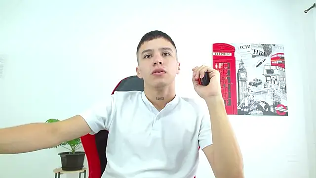 Snapshot of Cumandres18 chatting on November 19, 2025, 1:55 pm Cumandres18 online show from November 19, 2025, 1:55 pm