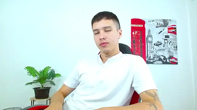 Snapshot of Cumandres18 chatting on November 27, 2025, 2:17 pm Cumandres18 online show from November 27, 2025, 2:17 pm