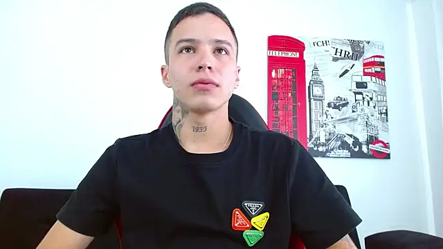 Cumandres18 online show from July 13, 2026, 3:22 pm