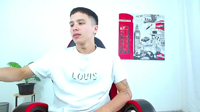 Snapshot of Cumandres18 chatting on November 4, 2025, 2:10 pm Cumandres18 online show from November 4, 2025, 2:10 pm