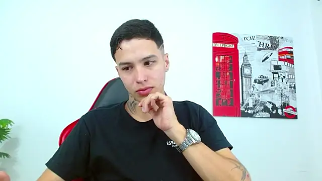 Cumandres18 online show from February 18, 2026, 2:57 pm