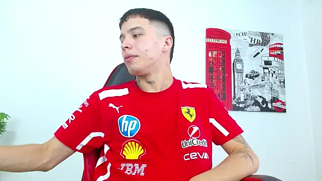 Cumandres18 online show from February 28, 2026, 3:11 pm