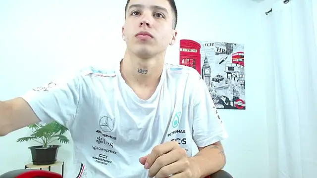 Snapshot of Cumandres18 chatting on October 28, 2025, 1:54 pm Cumandres18 online show from October 28, 2025, 1:54 pm