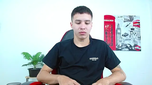 Snapshot of Cumandres18 chatting on November 12, 2025, 1:59 pm Cumandres18 online show from November 12, 2025, 1:59 pm