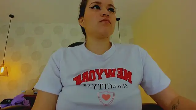 GIANAMILLER6 online show from December 18, 2025, 12:20 pm