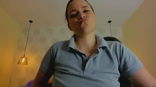 GIANAMILLER6 online show from December 20, 2025, 12:19 pm