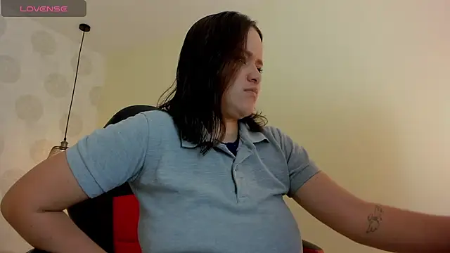 GIANAMILLER6 online show from November 13, 2025, 12:09 pm