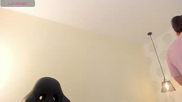 GIANAMILLER6 online show from October 7, 2025, 12:17 pm