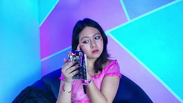 catalina santana20 online show from November 28, 2025, 8:31 pm