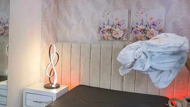 Snapshot of Tifany_boobsgb chatting on November 27, 2025, 8:09 pm Tifany boobsgb online show from November 27, 2025, 8:09 pm