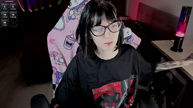 Snapshot of HazelTompson chatting on March 5, 2026, 12:24 pm HazelTompson online show from March 5, 2026, 12:24 pm