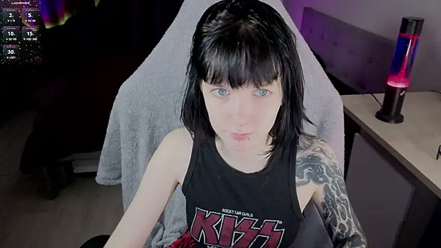 Snapshot of HazelTompson chatting on March 1, 2026, 10:37 am HazelTompson online show from March 1, 2026, 10:37 am