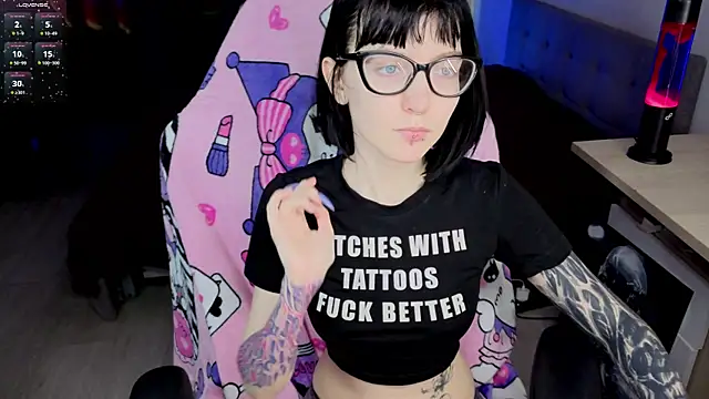 Snapshot of HazelTompson chatting on March 15, 2026, 12:12 pm HazelTompson online show from March 15, 2026, 12:12 pm