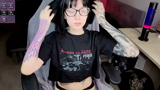 Snapshot of HazelTompson chatting on March 23, 2026, 12:27 pm HazelTompson online show from March 23, 2026, 12:27 pm