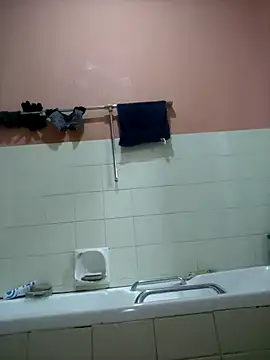 Kateera1 online show from October 17, 2025, 6:43 pm