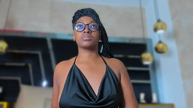 Snapshot of YallianaBrooks chatting on July 3, 2026, 12:00 pm YallianaBrooks online show from July 3, 2026, 12:00 pm