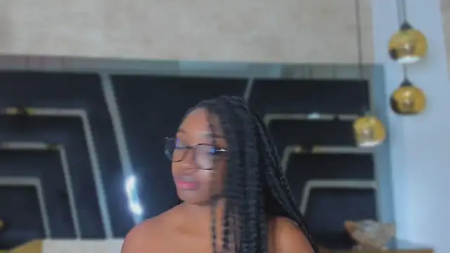 Snapshot of YallianaBrooks chatting on July 17, 2026, 12:02 pm YallianaBrooks online show from July 17, 2026, 12:02 pm