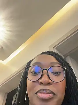 Snapshot of YallianaBrooks chatting on July 23, 2026, 3:52 pm YallianaBrooks online show from July 23, 2026, 3:52 pm