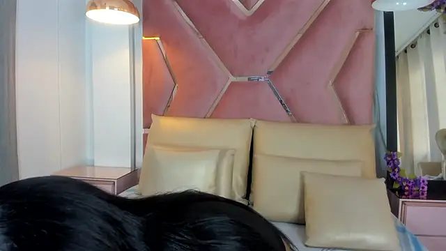 YallianaBrooks online show from February 2, 2026, 8:19 pm