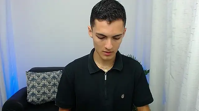 Matiius18 online show from October 25, 2025, 2:07 pm