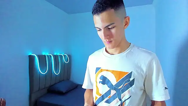 Matiius18 online show from June 17, 2026, 1:43 pm