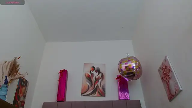 Lola wish1 online show from October 15, 2025, 4:11 am