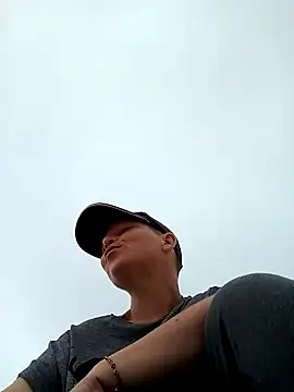 ComeAsYouAre online show from November 14, 2025, 7:45 am