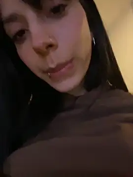 Laugreen  online show from November 5, 2025, 12:47 am