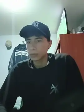 Snapshot of Rolito69 chatting on June 11, 2026, 4:20 am Rolito69 online show from June 11, 2026, 4:20 am