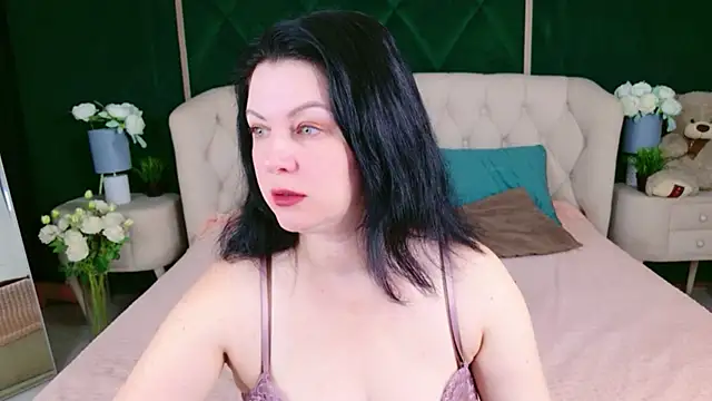 Snapshot of Nina_Stane chatting on July 29, 2026, 5:50 am Nina Stane online show from July 29, 2026, 5:50 am
