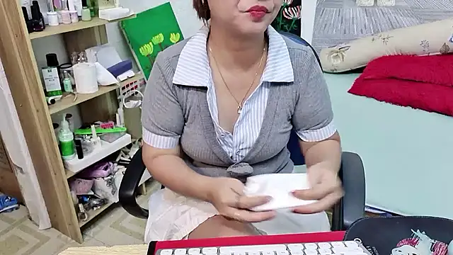 Snapshot of MichiLovely chatting on September 29, 2025, 8:10 am MichiLovely online show from September 29, 2025, 8:10 am