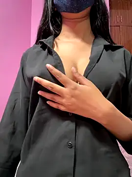 Snapshot of Neha18 chatting on October 21, 2025, 12:26 pm Neha18 online show from October 21, 2025, 12:26 pm