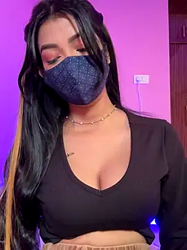 Snapshot of Neha18 chatting on November 21, 2025, 8:35 am Neha18 online show from November 21, 2025, 8:35 am