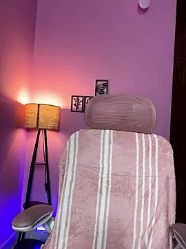 Neha18 online show from April 27, 2026, 3:54 pm