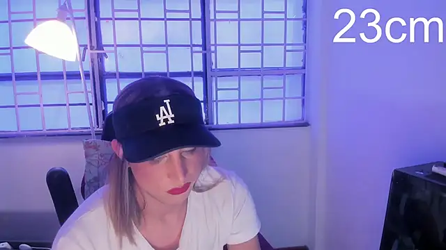 Snapshot of angelgoald1 chatting on September 11, 2025, 6:19 pm angelgoald1 online show from September 11, 2025, 6:19 pm