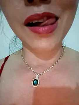 Snapshot of Kim-Anhh chatting on October 15, 2025, 4:37 pm Kim-Anhh online show from October 15, 2025, 4:37 pm