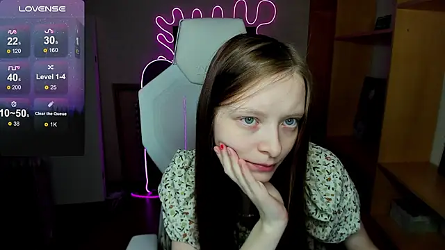 Snapshot of AliceHaris chatting on November 11, 2025, 1:22 am AliceHaris online show from November 11, 2025, 1:22 am