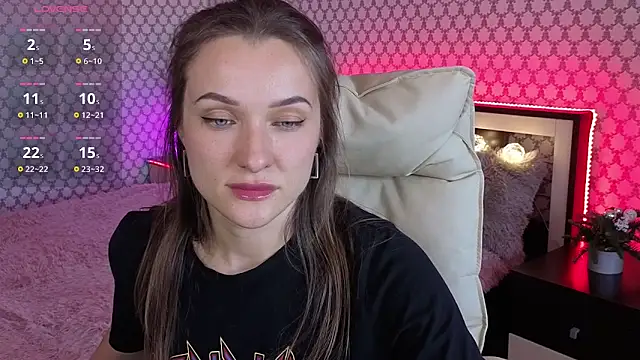 EmmySkyy online show from September 22, 2025, 9:26 am