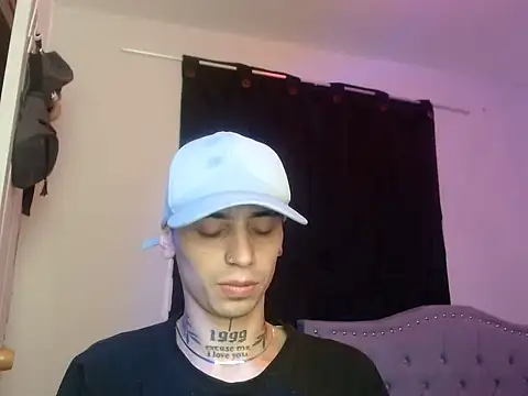 Snapshot of xalejo_max chatting on October 8, 2025, 5:02 pm xalejo max online show from October 8, 2025, 5:02 pm